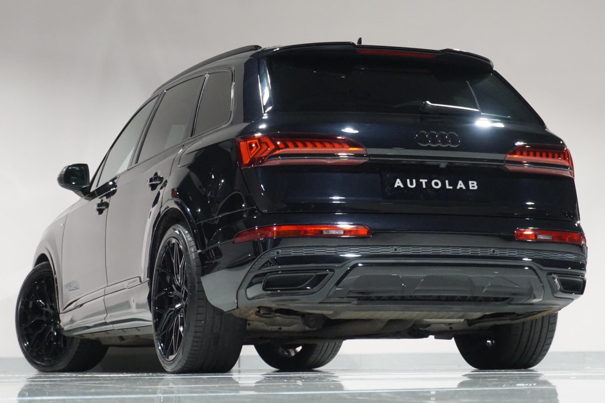 Audi Q7 3.0 TFSIe V6 55 S line SUV 5dr Petrol Plug-in Hybrid Tiptronic quattro Euro 6 (s/s) 17.9kWh (381 ps)